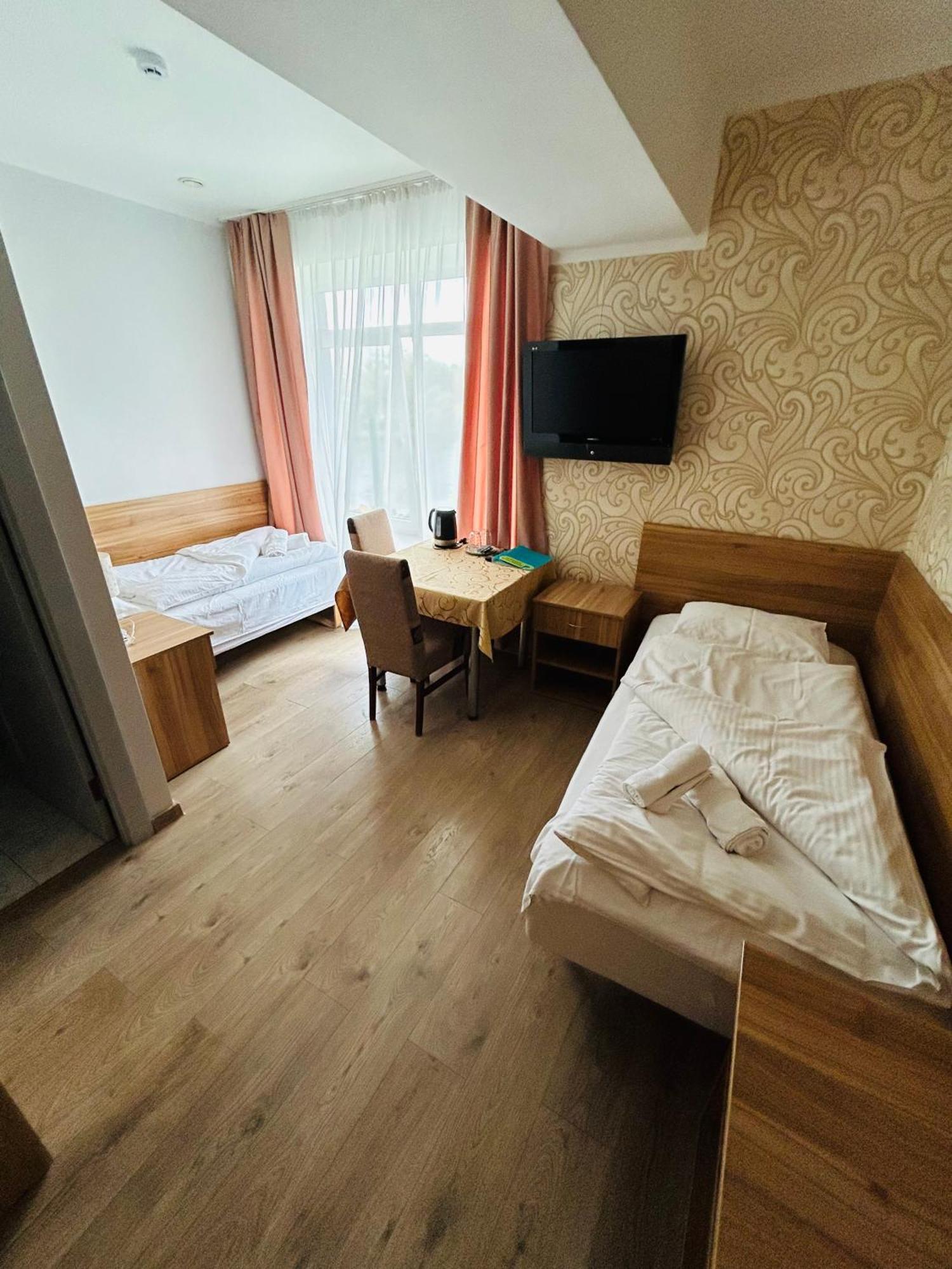 Viesbutis Banga Hotel Taurage Exterior photo