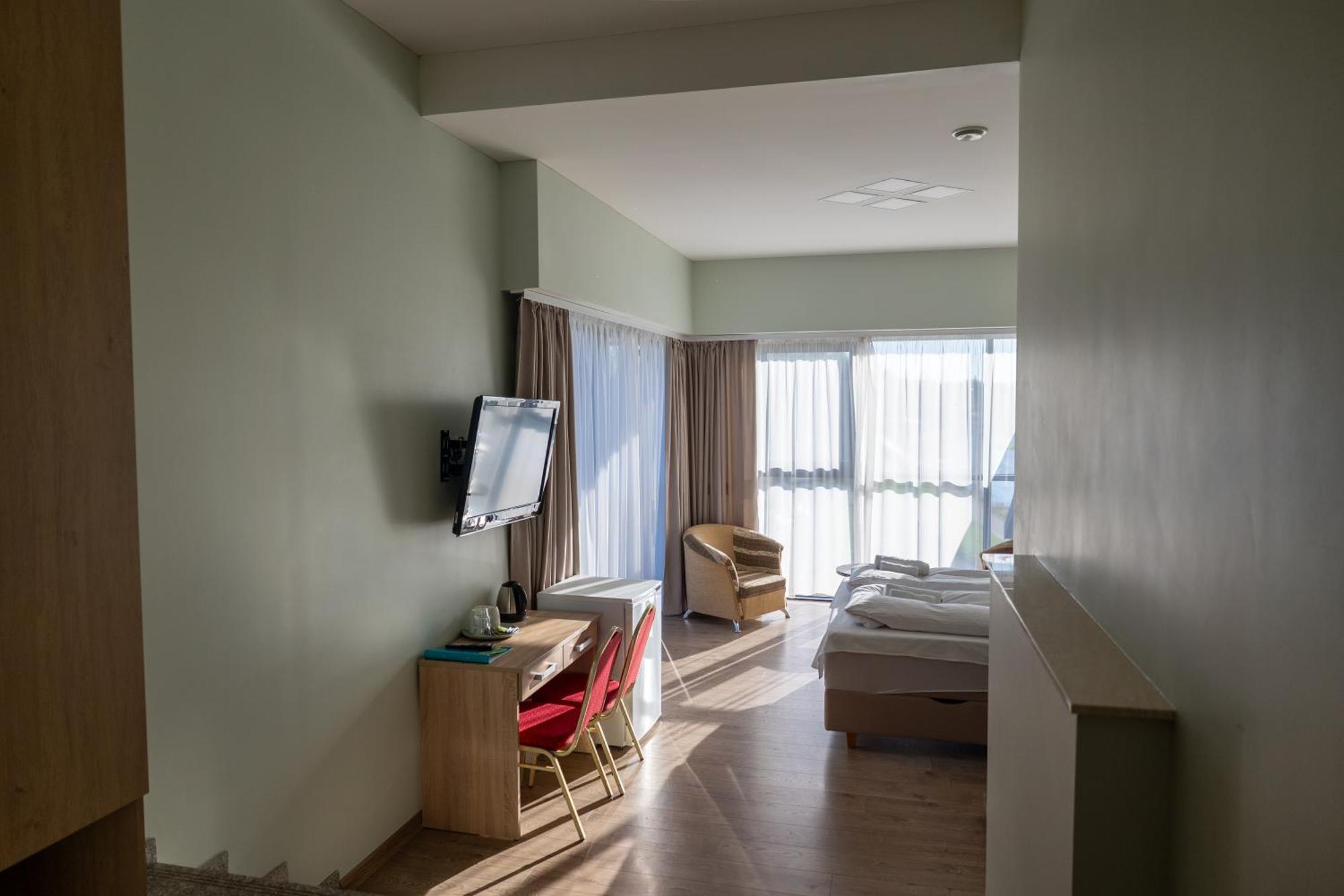 Viesbutis Banga Hotel Taurage Exterior photo