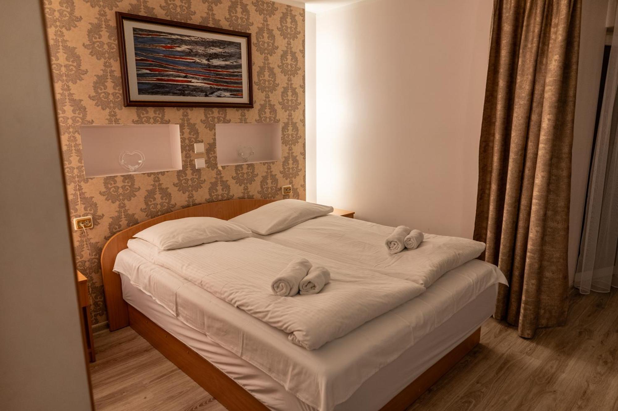 Viesbutis Banga Hotel Taurage Exterior photo