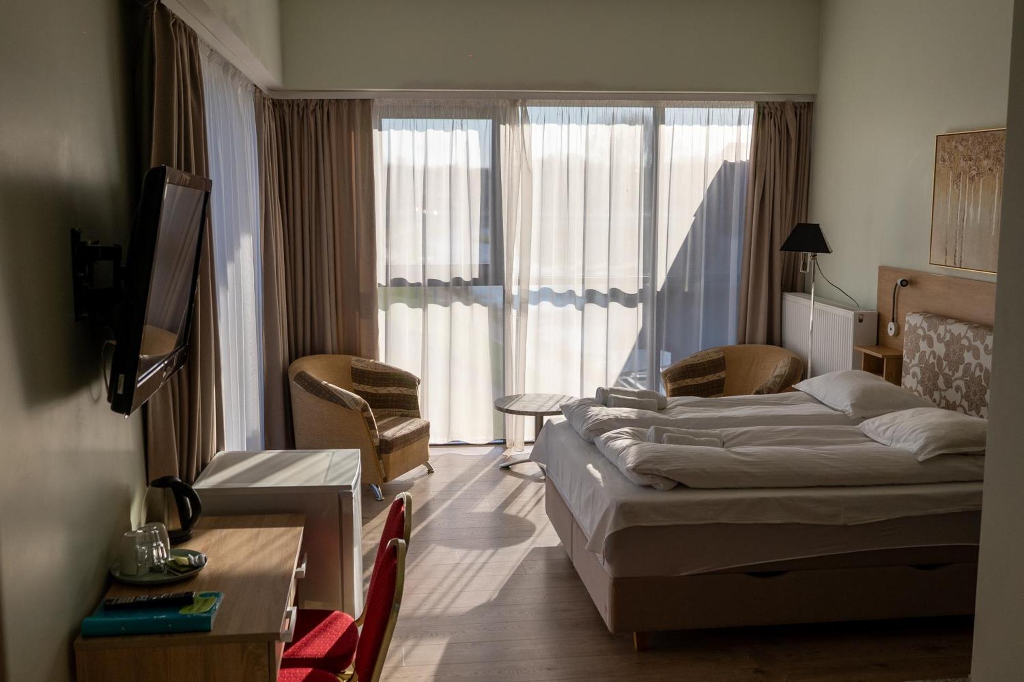 Viesbutis Banga Hotel Taurage Exterior photo